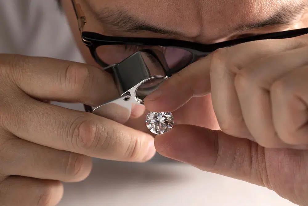 Lab-Grown vs Natural Diamonds: Which Diamond Makes More Sense in 2026?