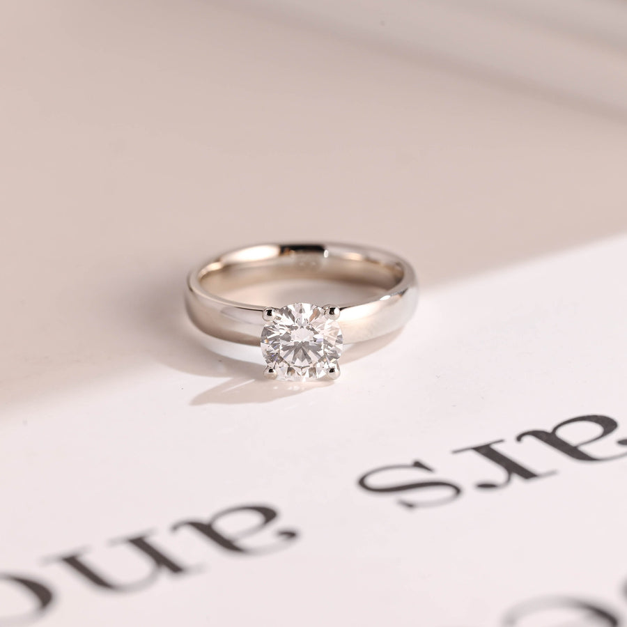1.0 CT Round Cut Solitaire Moissanite Engagement Ring