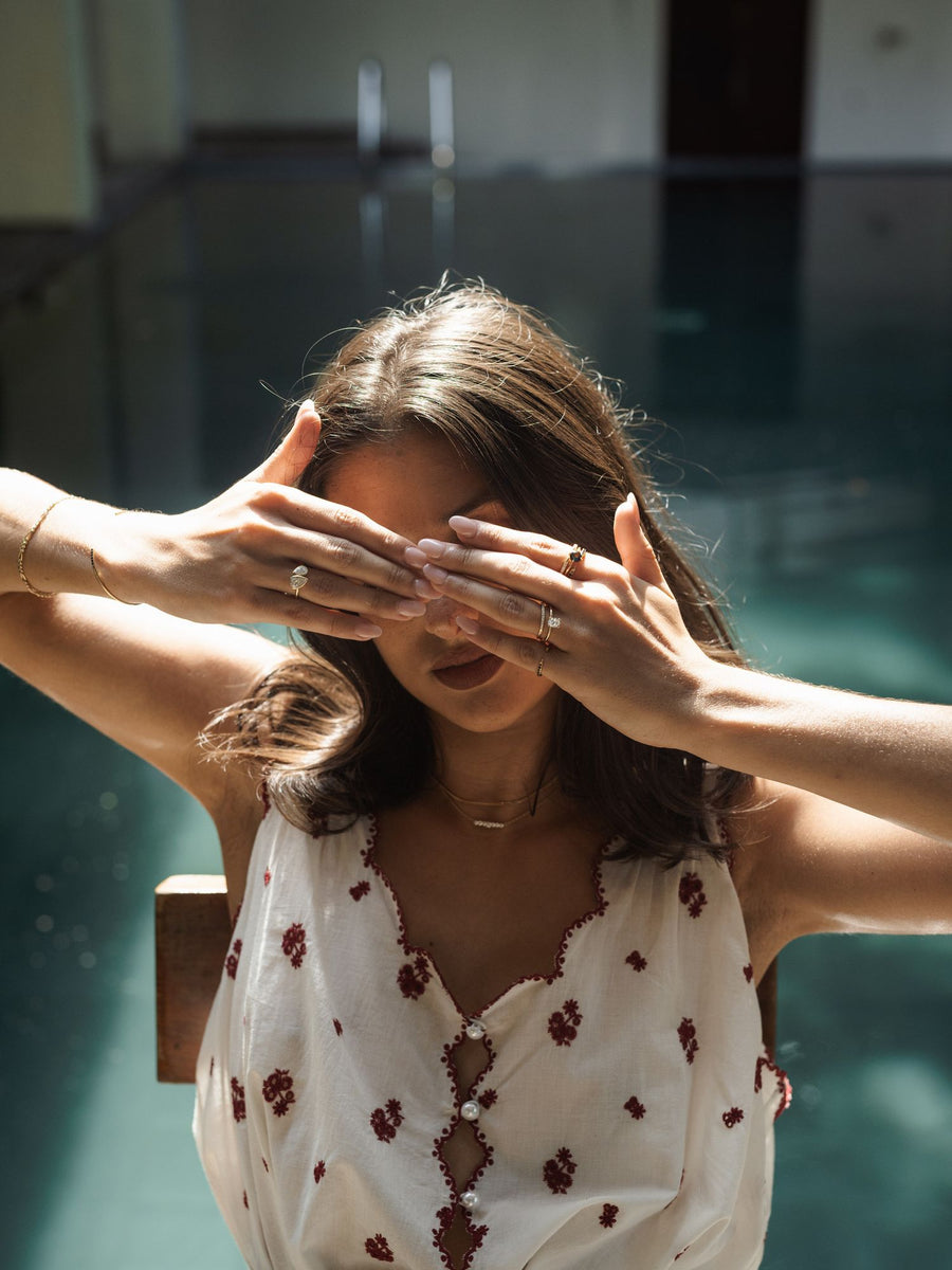 Oval cut lab grown diamond solitaire engagement ring, 0.50 to 2.50 carats, set in a classic prong design on polished gold band