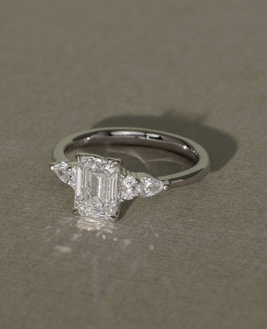 1.58-3.50 CT Emerald Lab Grown Diamond Three Stone Setting Engagement Ring