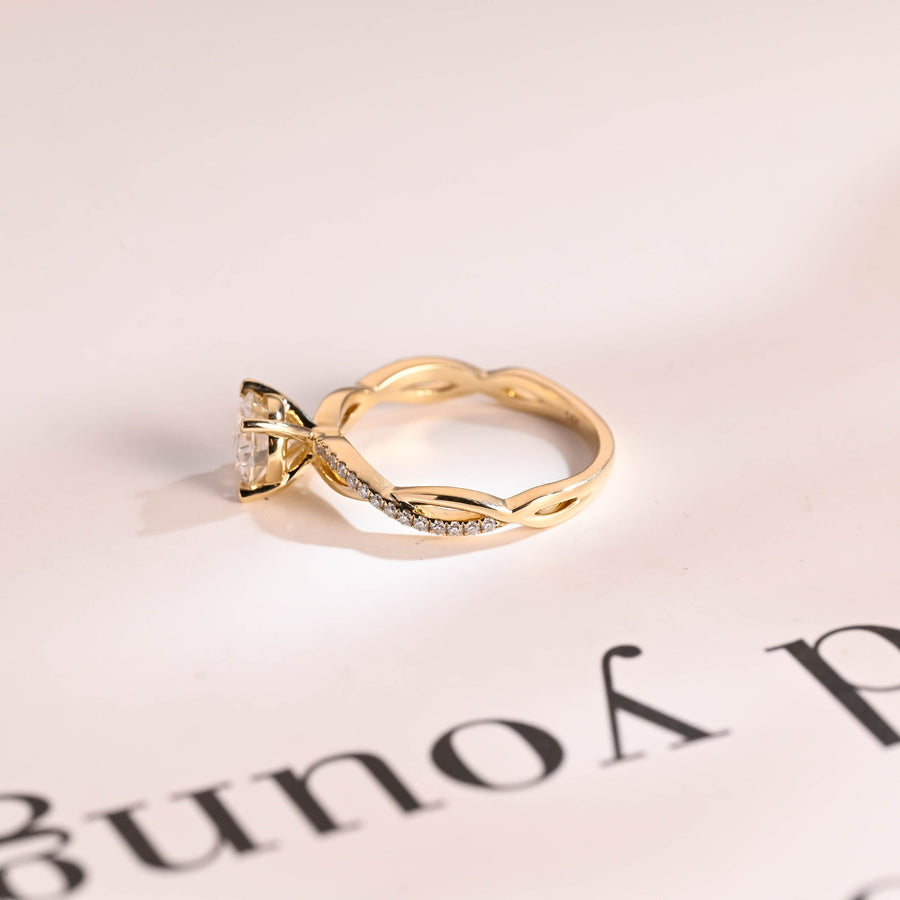 1.0 CT Round Cut Twisted Pave Moissanite Engagement Ring