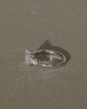 1.58-3.50 CT Emerald Lab Grown Diamond Three Stone Setting Engagement Ring