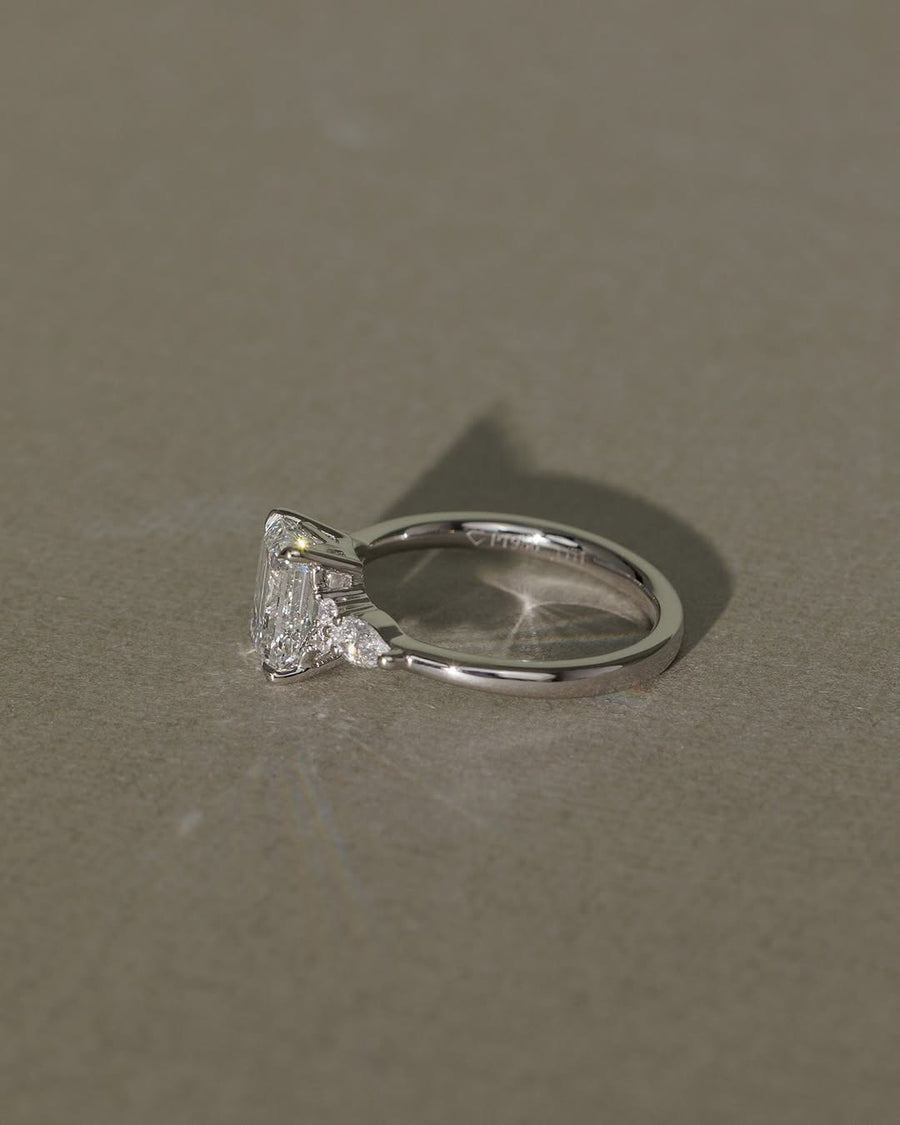 1.58-3.50 CT Emerald Lab Grown Diamond Three Stone Setting Engagement Ring