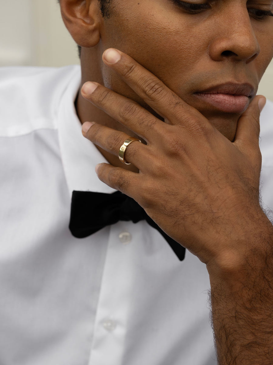 Plain Vintage Style Wedding Band