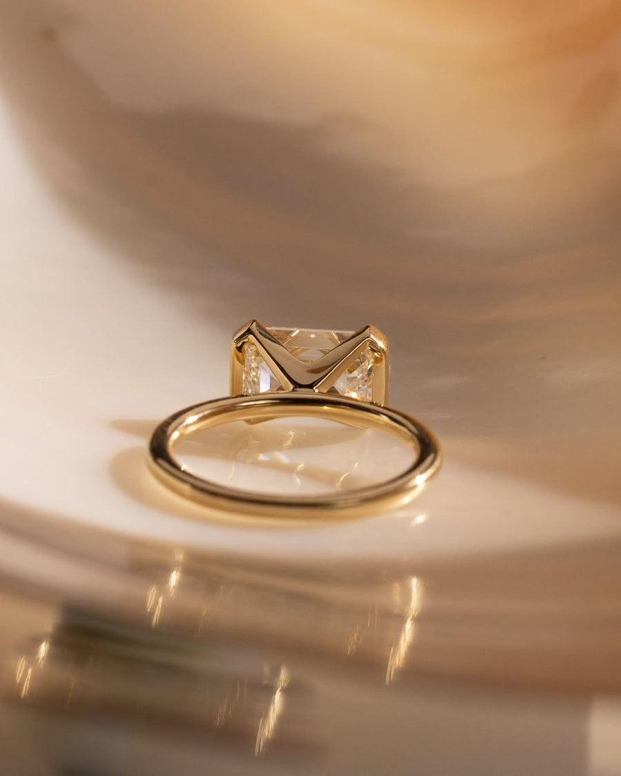 1.0 - 3.0 CT Emerald⁠  Lab Grown Diamond Half Bezel Style Engagement Ring