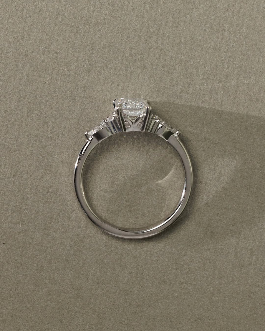 1.58-3.50 CT Emerald Lab Grown Diamond Three Stone Setting Engagement Ring