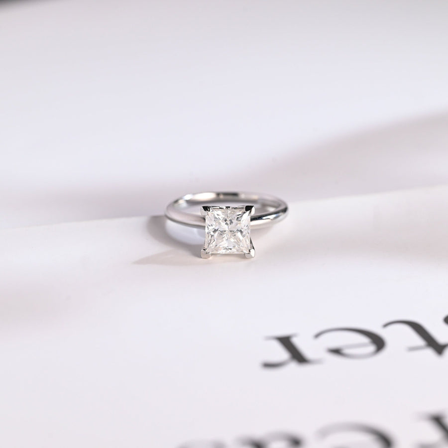 2.0 CT Princess Cut Solitaire Moissanite Engagement Ring