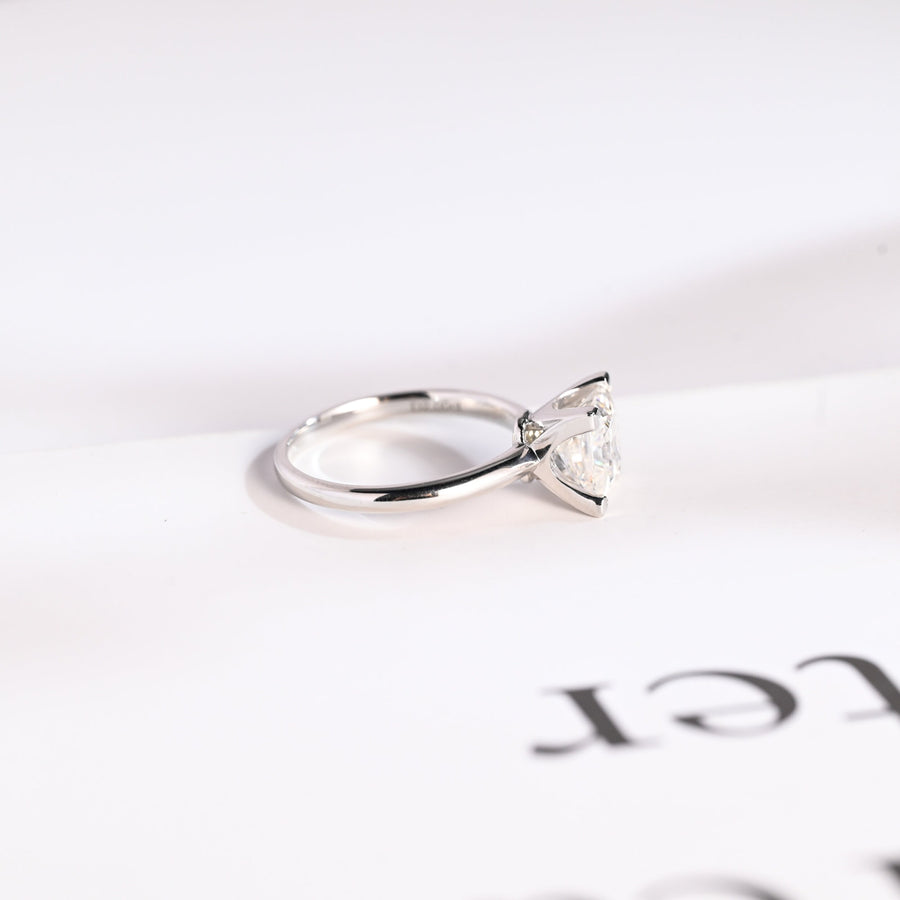2.0 CT Princess Cut Solitaire Moissanite Engagement Ring
