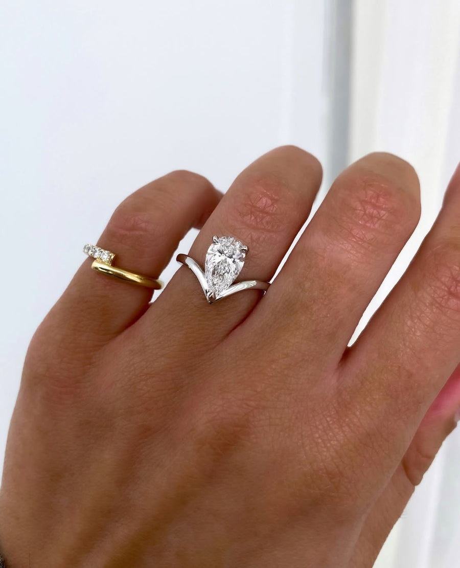 1.0-3.0 CT Pear⁠ Lab Grown Diamond solitaire Style Engagement Ring