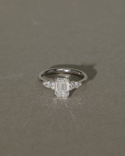 1.58-3.50 CT Emerald Lab Grown Diamond Three Stone Setting Engagement Ring