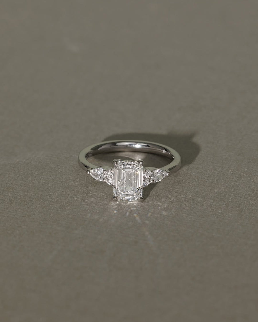 1.58-3.50 CT Emerald Lab Grown Diamond Three Stone Setting Engagement Ring