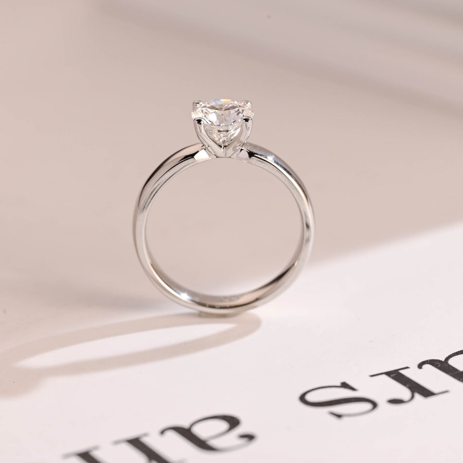 1.0 CT Round Cut Solitaire Moissanite Engagement Ring