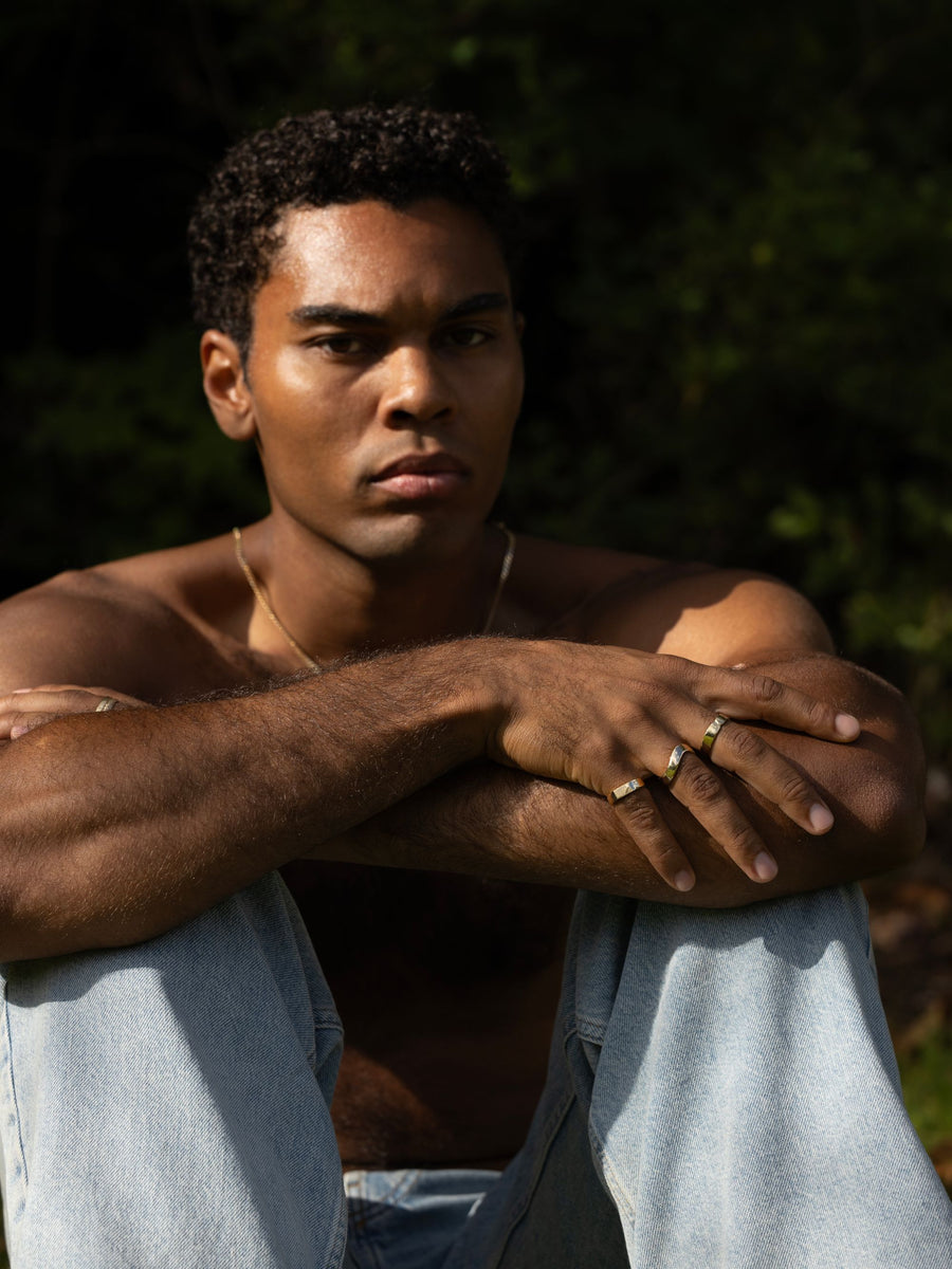 0.5 TCW Round Signet Textured Wedding Band