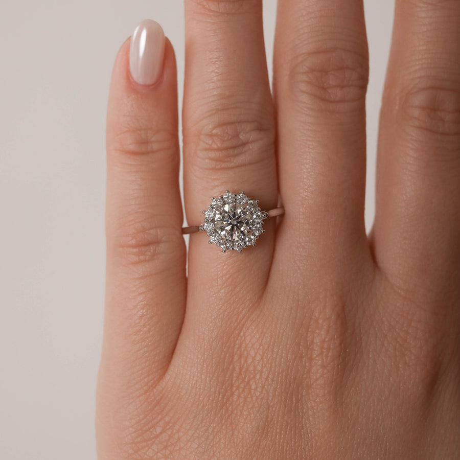 0.88 CT Round Cut Halo Moissanite Engagement Ring