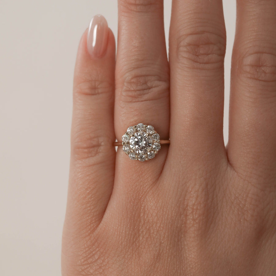 0.88 CT Round Cut Halo Moissanite Engagement Ring