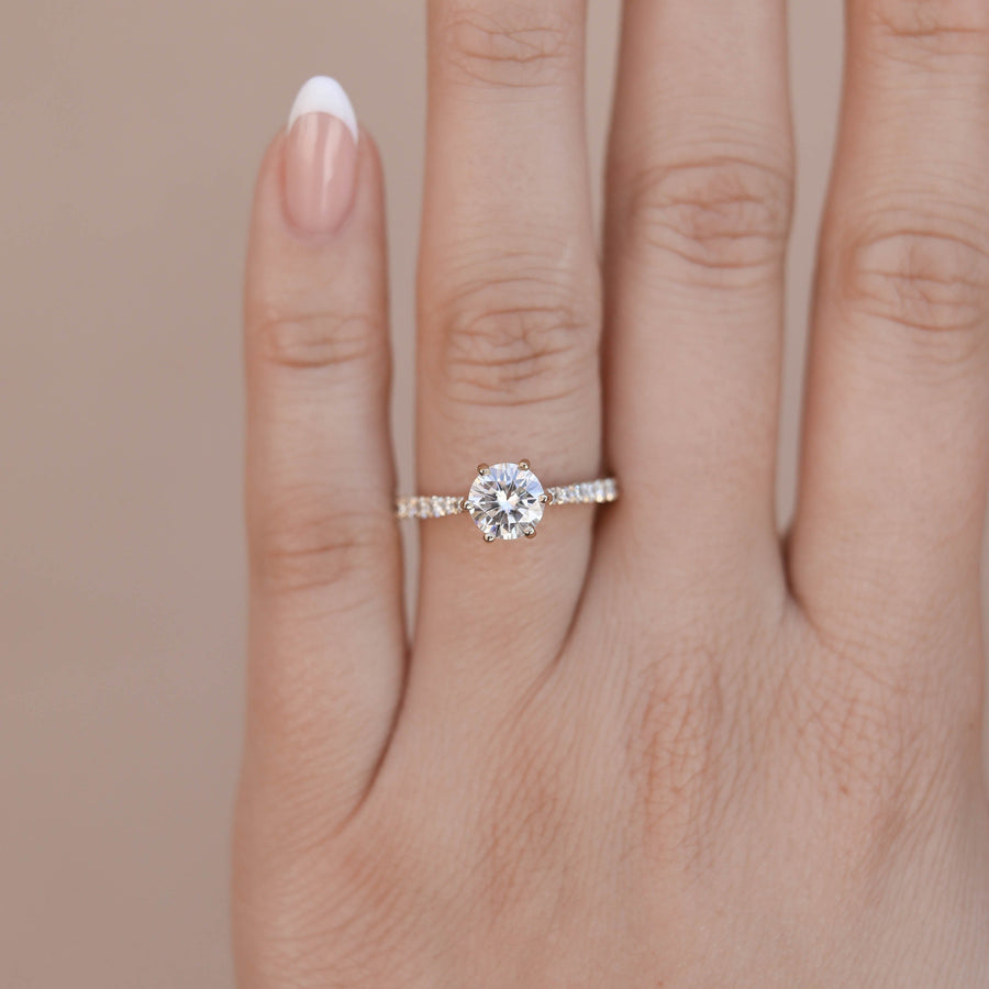 1.0 CT Round Cut Solitaire Moissanite Engagement Ring