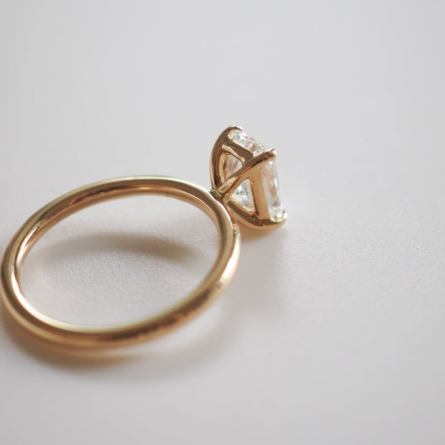 1.5 CT Elongated Cushion G/VS1 CVD Diamond Solitaire Engagement Ring - Barbara Maison 