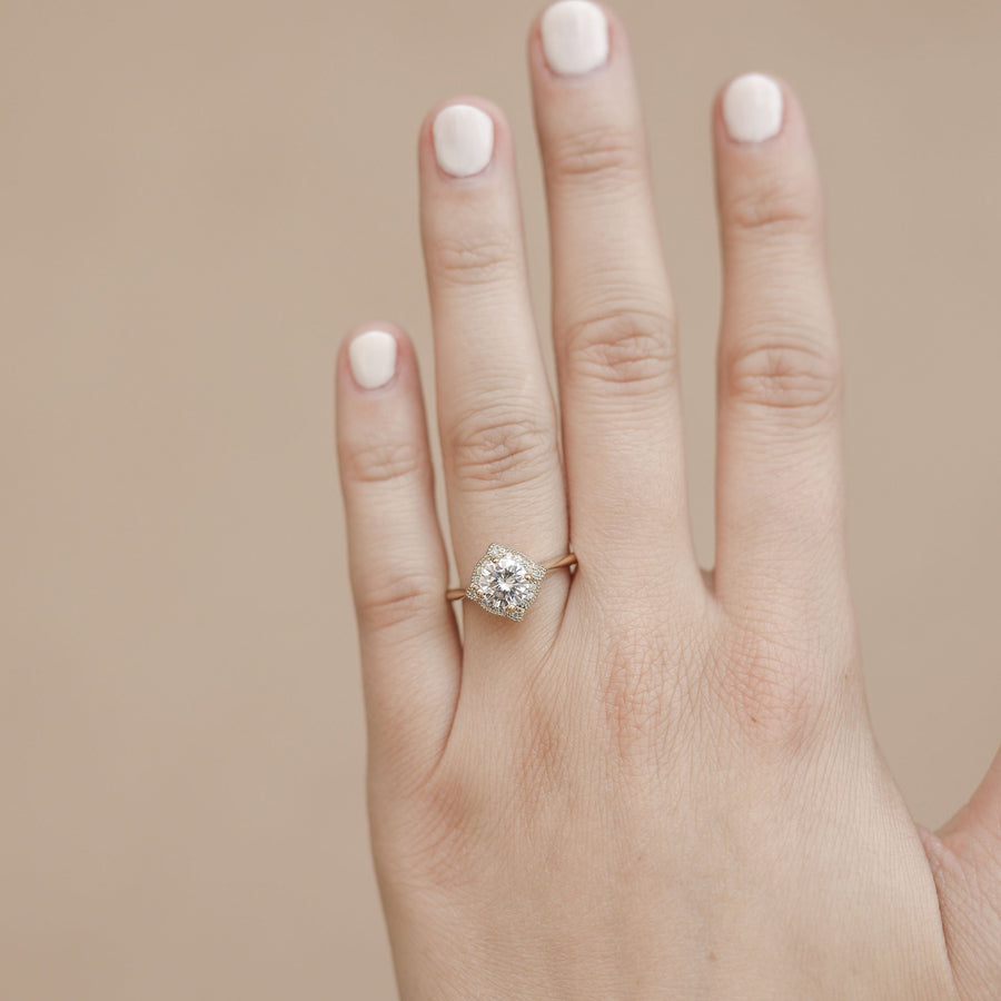 0.88 CT Round Cut Vintage Moissanite Engagement Ring