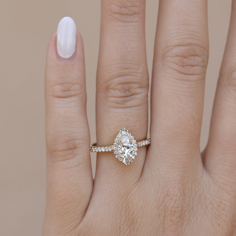 0.69-1.33 CT Pear Cut Halo & Pave Moissanite Engagement Ring