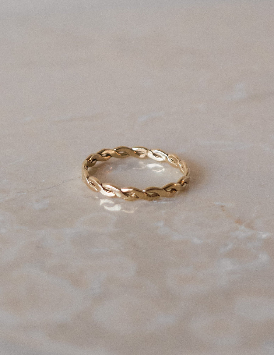 Plain Twisted Wedding Band