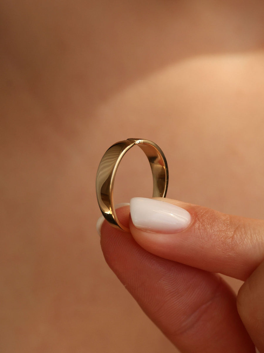 Plain Vintage Style Wedding Band