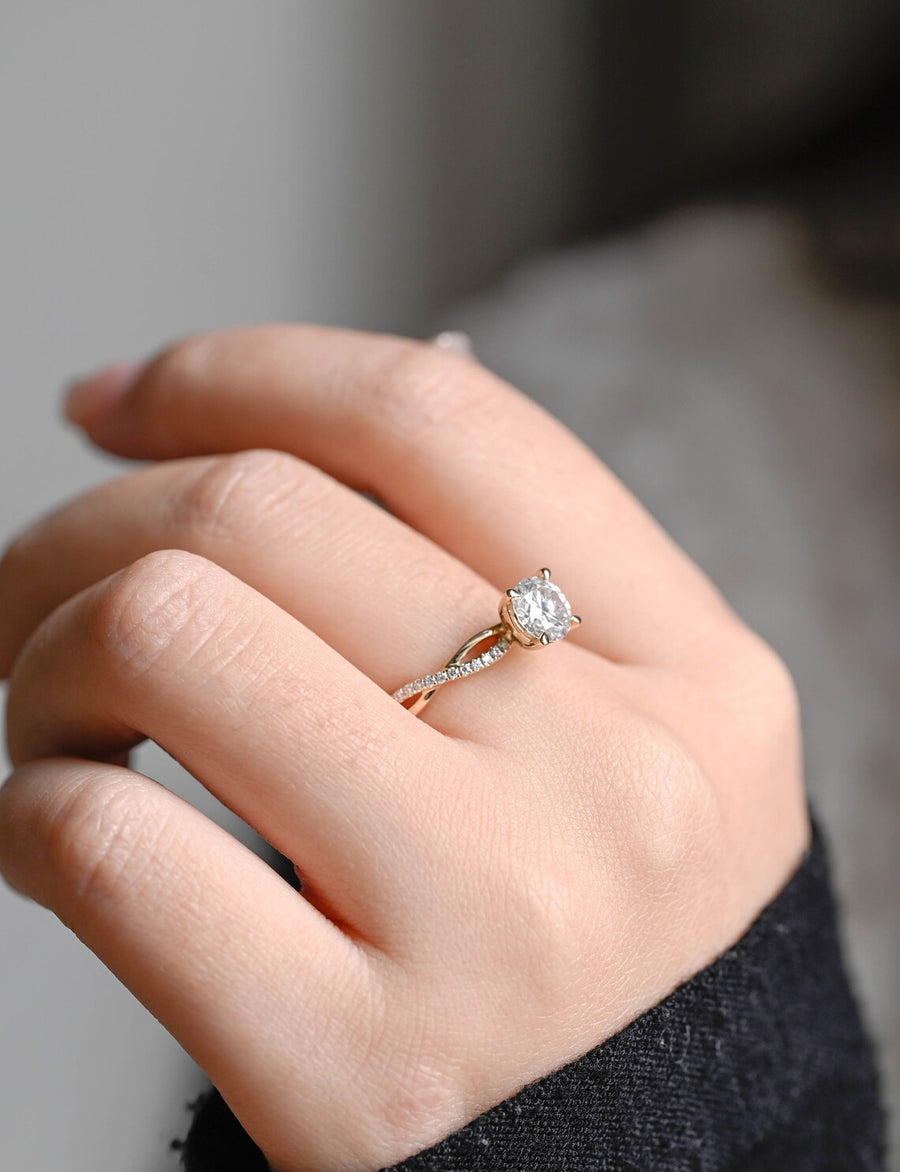 1.0 CT Round Cut twisted Moissanite Engagement Ring