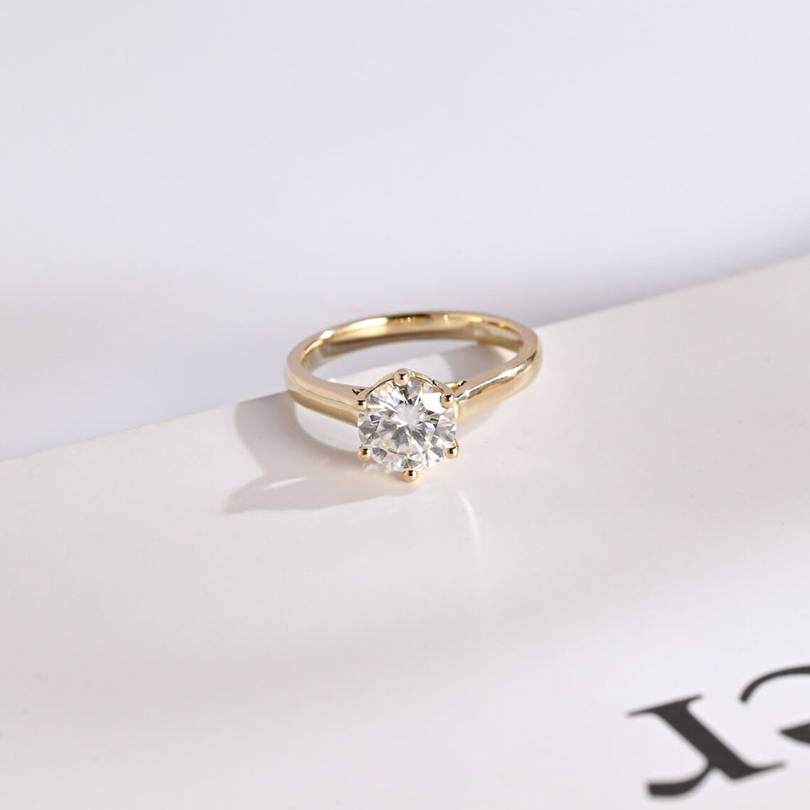 1.0 CT Round Cut solitaire Moissanite Engagement Ring