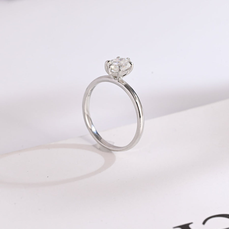 1.0 CT Oval Cut solitaire Moissanite Engagement Ring
