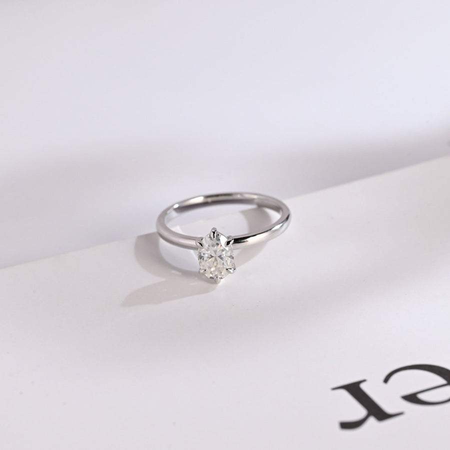 1.0 CT Oval Cut solitaire Moissanite Engagement Ring