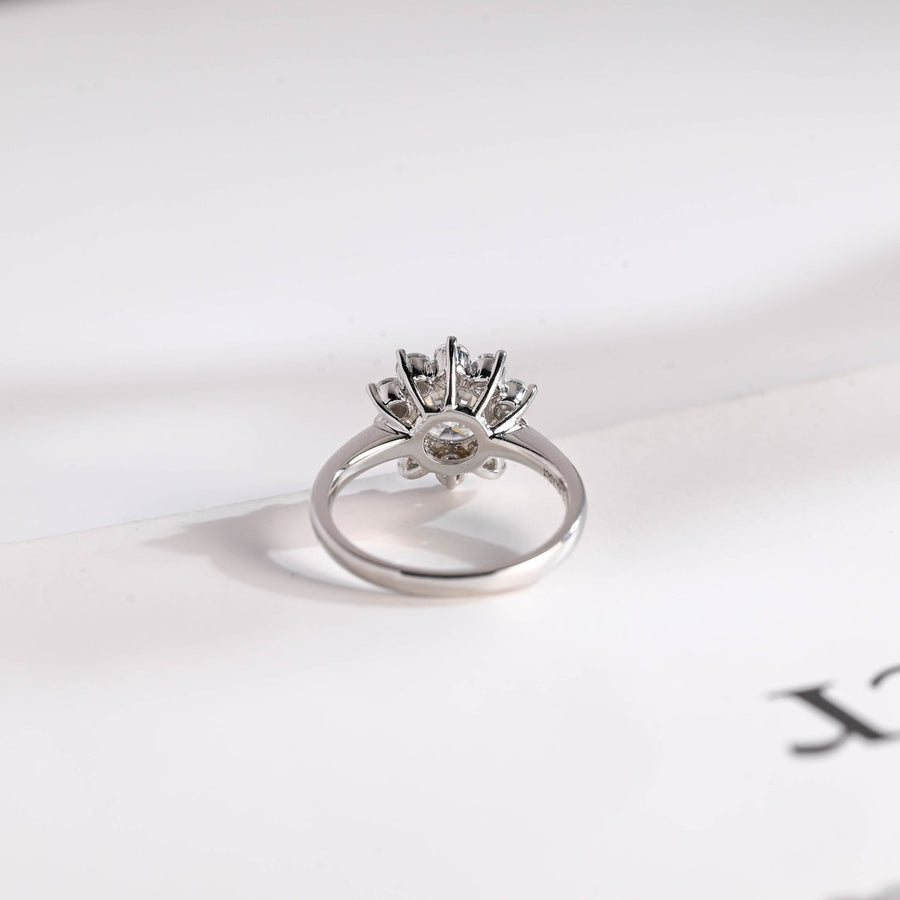 1.0 CT Round Cut halo Moissanite Engagement Ring