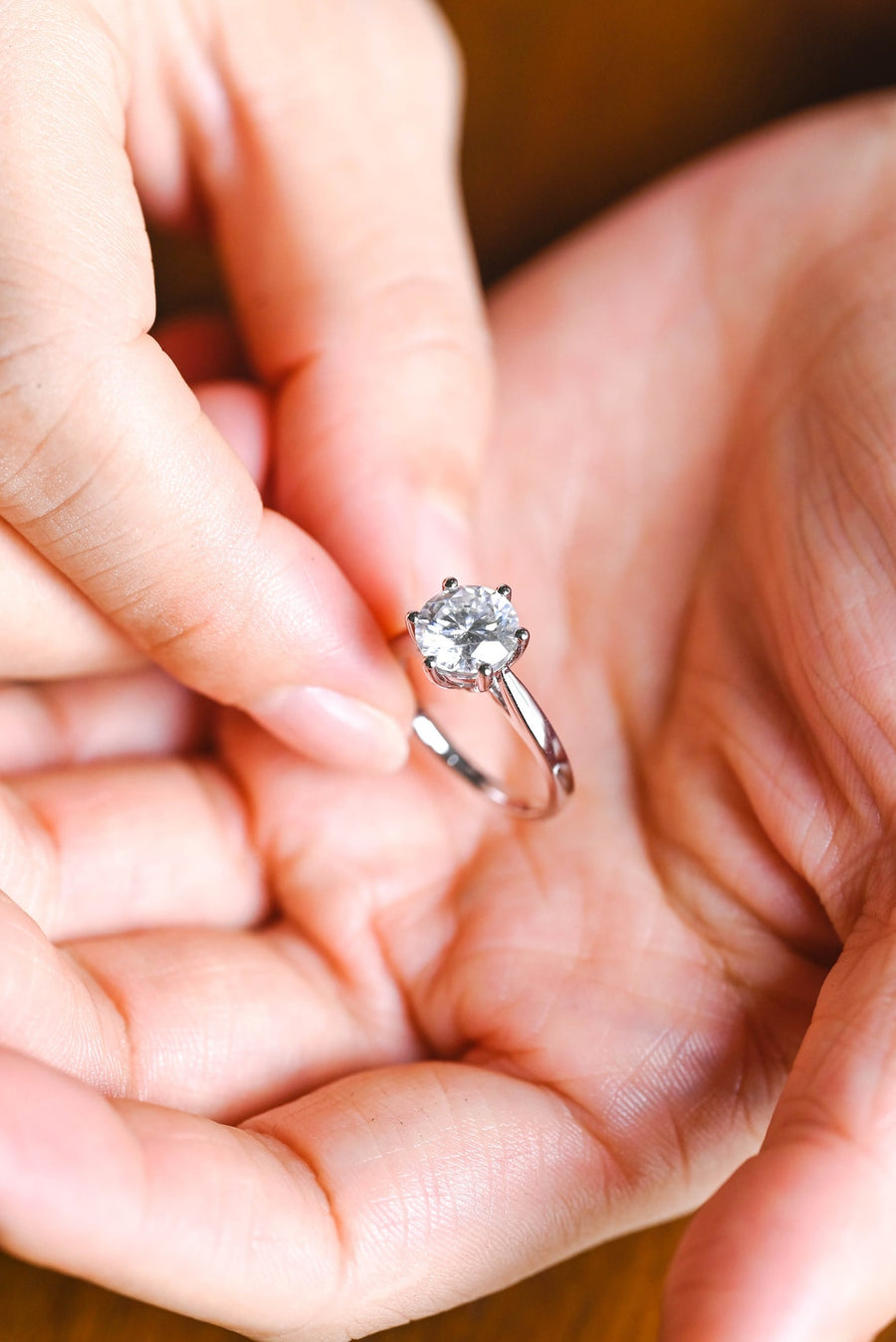 2.0 CT Round Cut solitaire Moissanite Engagement Ring