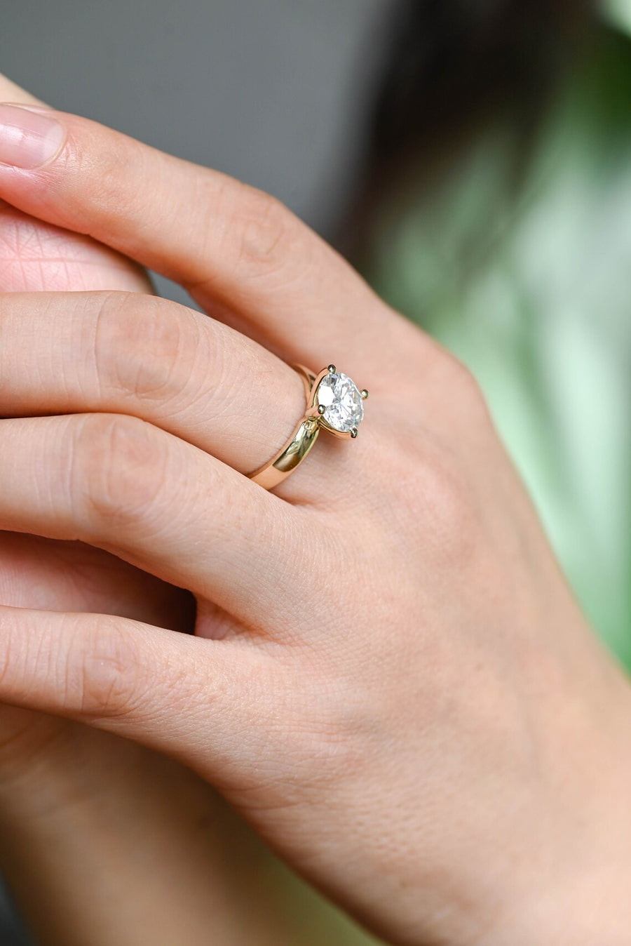 2.0 CT Round Cut solitaire Moissanite Engagement Ring