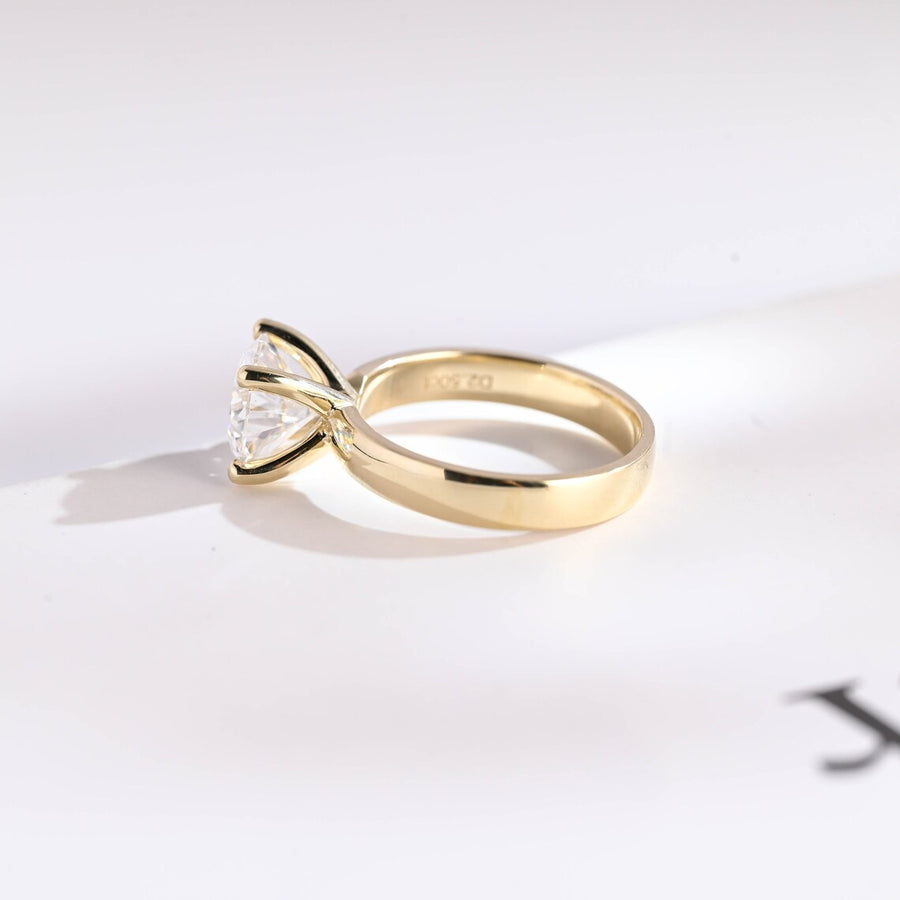 2.0 CT Round Cut solitaire Moissanite Engagement Ring