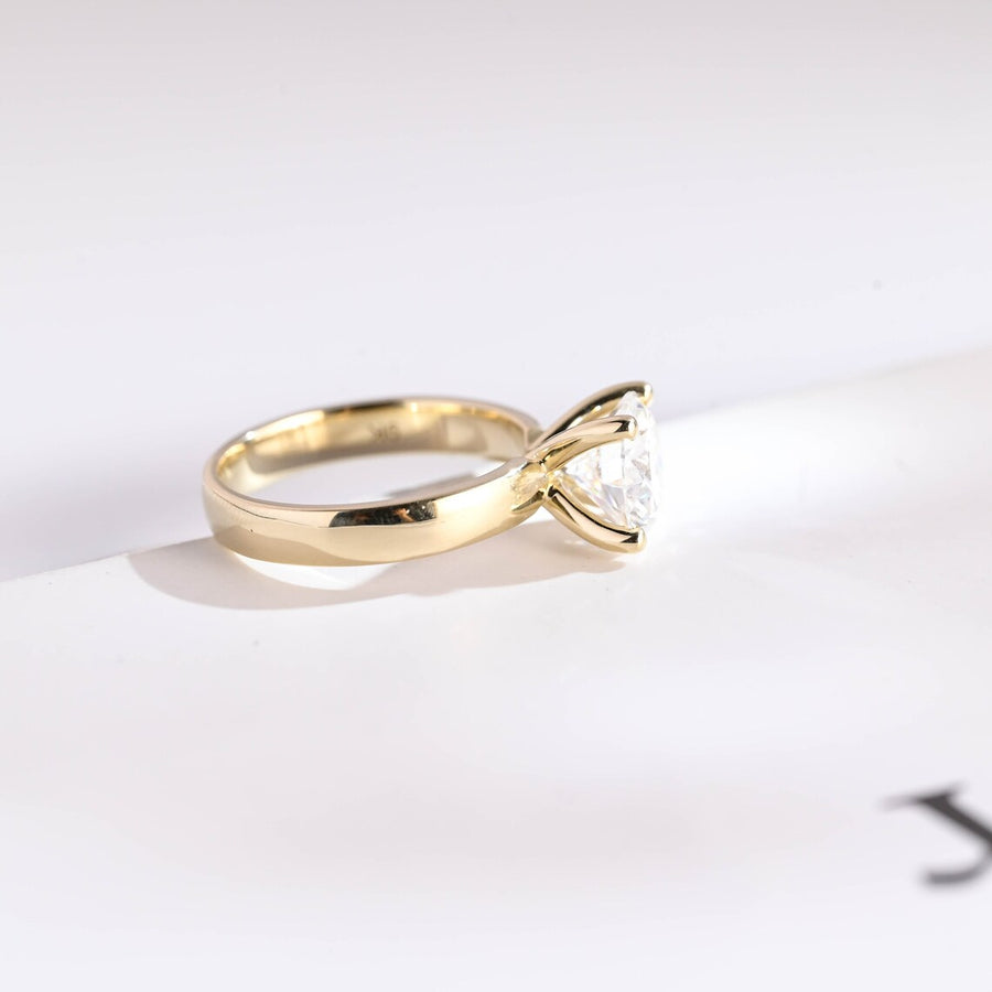 2.0 CT Round Cut solitaire Moissanite Engagement Ring