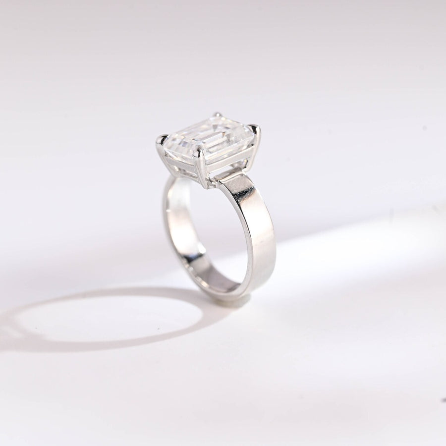 3.0 CT Emerald Cut solitaire Moissanite Engagement Ring