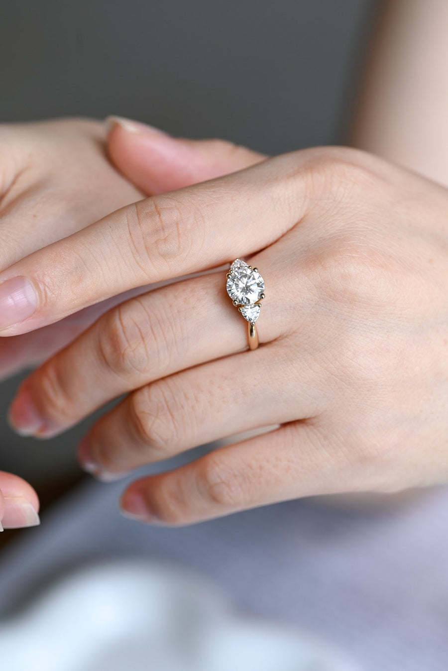 2.0 CT Round Cut Three Stone Moissanite Engagement Ring