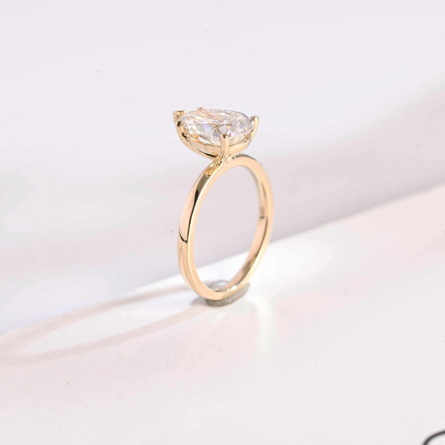 3.0 CT Pear Cut Solitaire Moissanite Engagement Ring