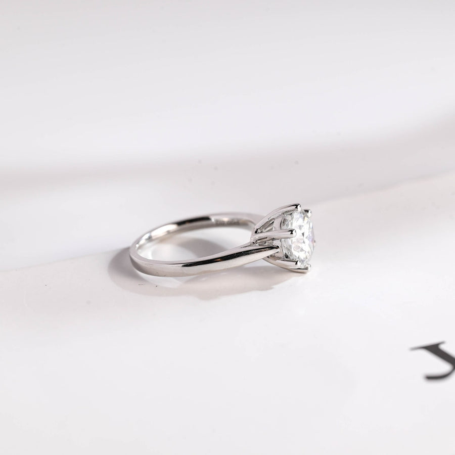 2.0 CT Round Cut solitaire Moissanite Engagement Ring