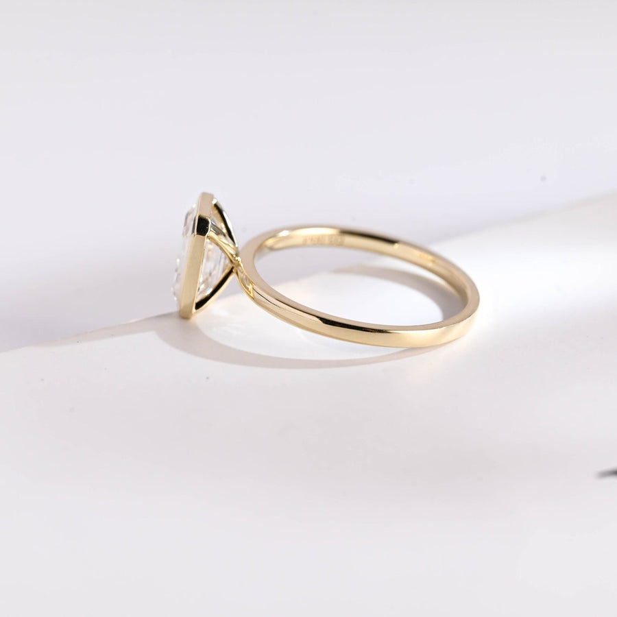 2.0 CT Emerald Cut bezel solitaire Moissanite Engagement Ring