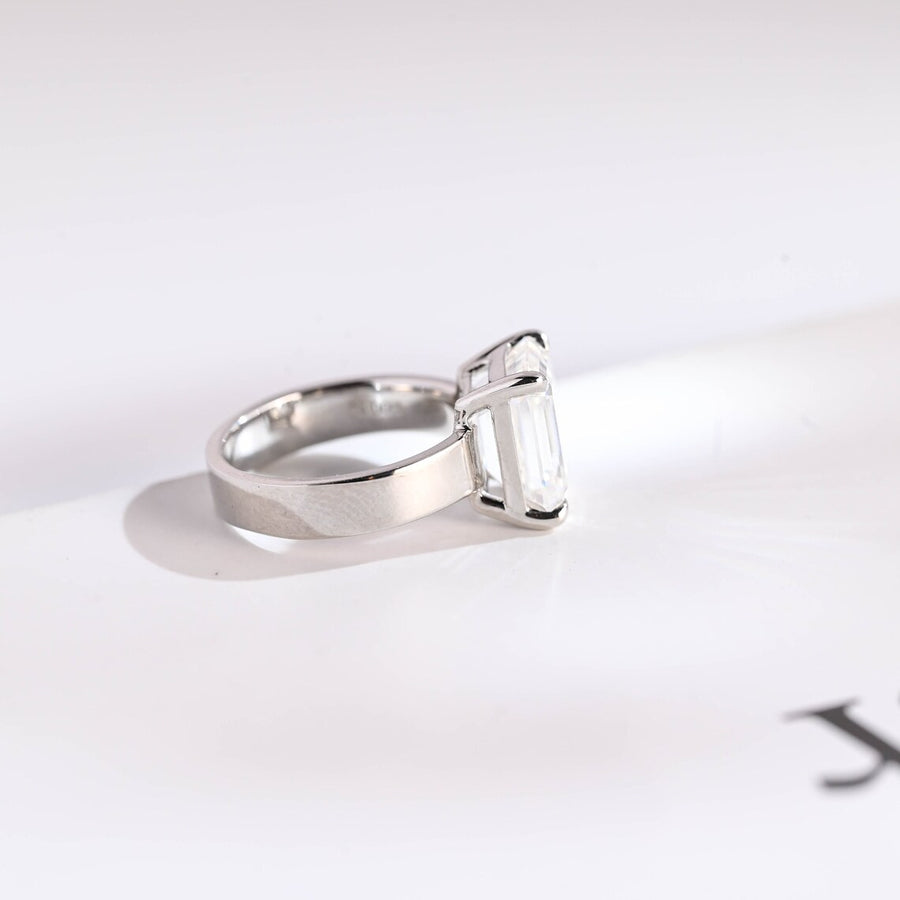 3.0 CT Emerald Cut solitaire Moissanite Engagement Ring