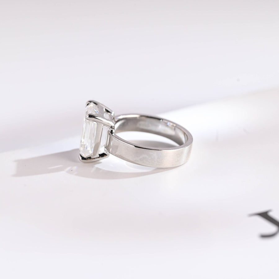 3.0 CT Emerald Cut solitaire Moissanite Engagement Ring