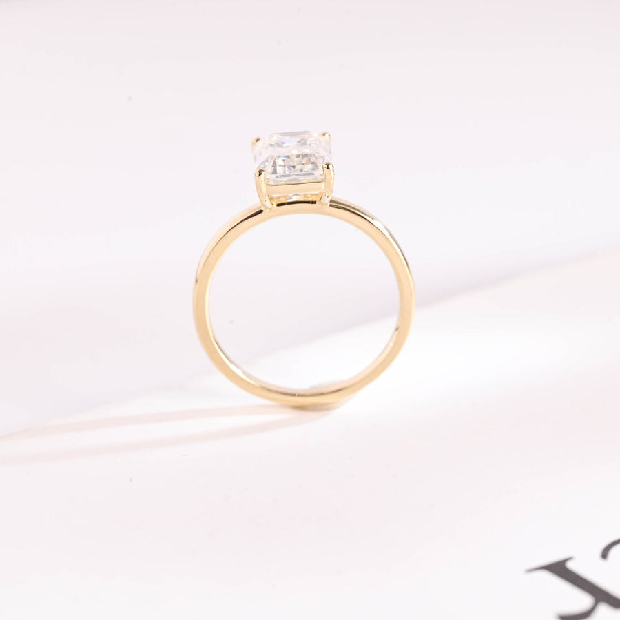3.0 CT Emerald Cut solitaire Moissanite Engagement Ring