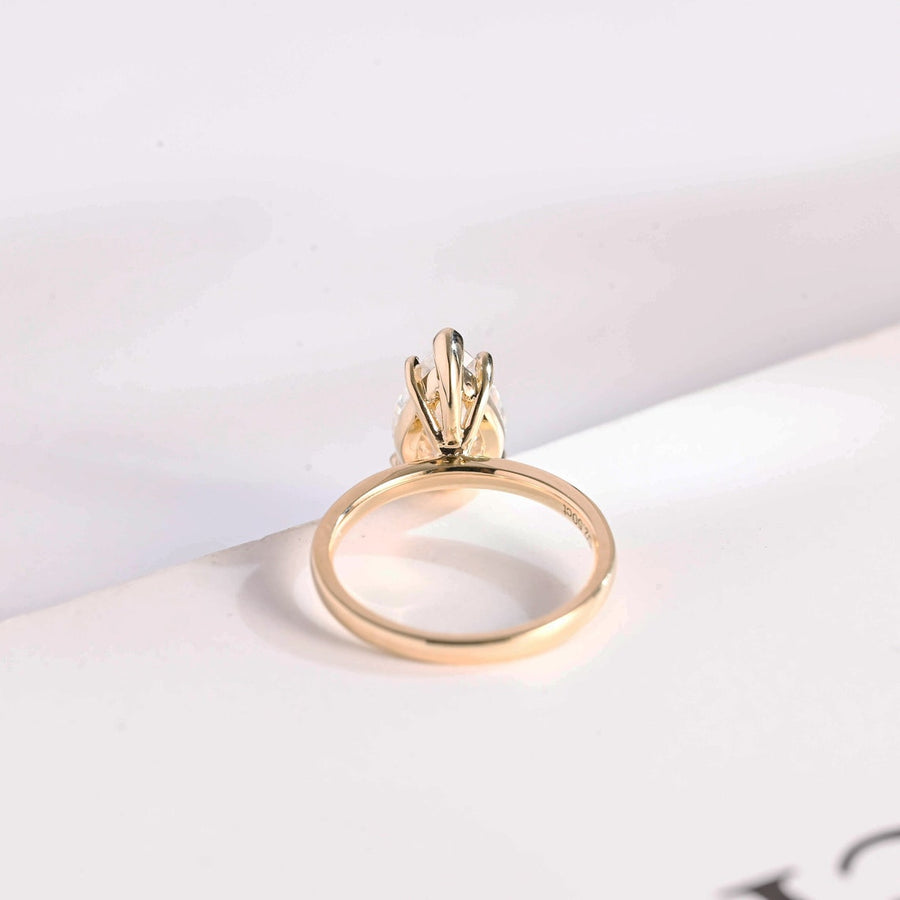 3.0 CT Pear Cut Solitaire Moissanite Engagement Ring