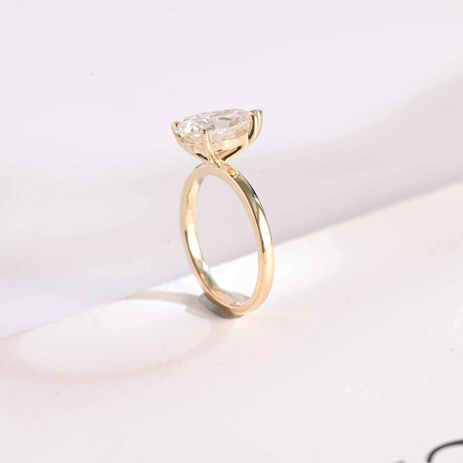 3.0 CT Pear Cut Solitaire Moissanite Engagement Ring