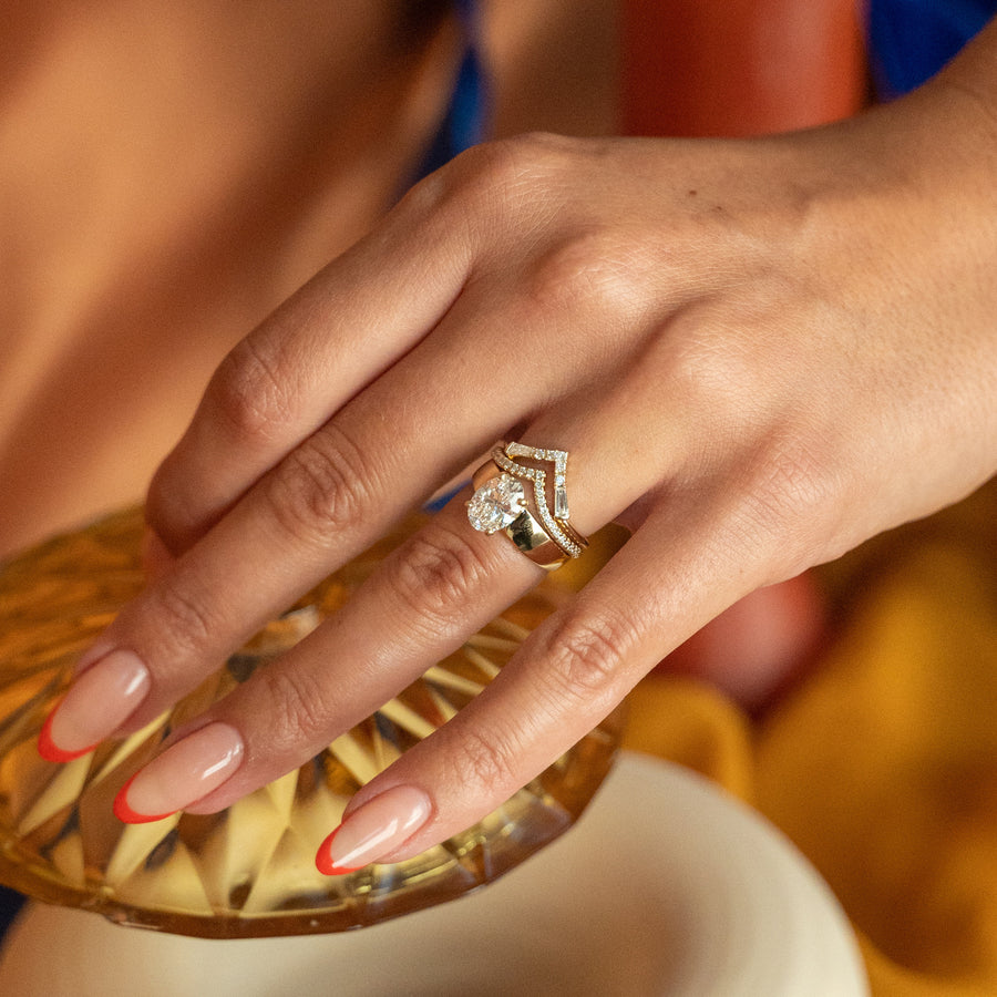 Oval cut lab grown diamond solitaire engagement ring, F/VS1 clarity, 1.75–3.75 carats, in elegant prong setting on polished metal band