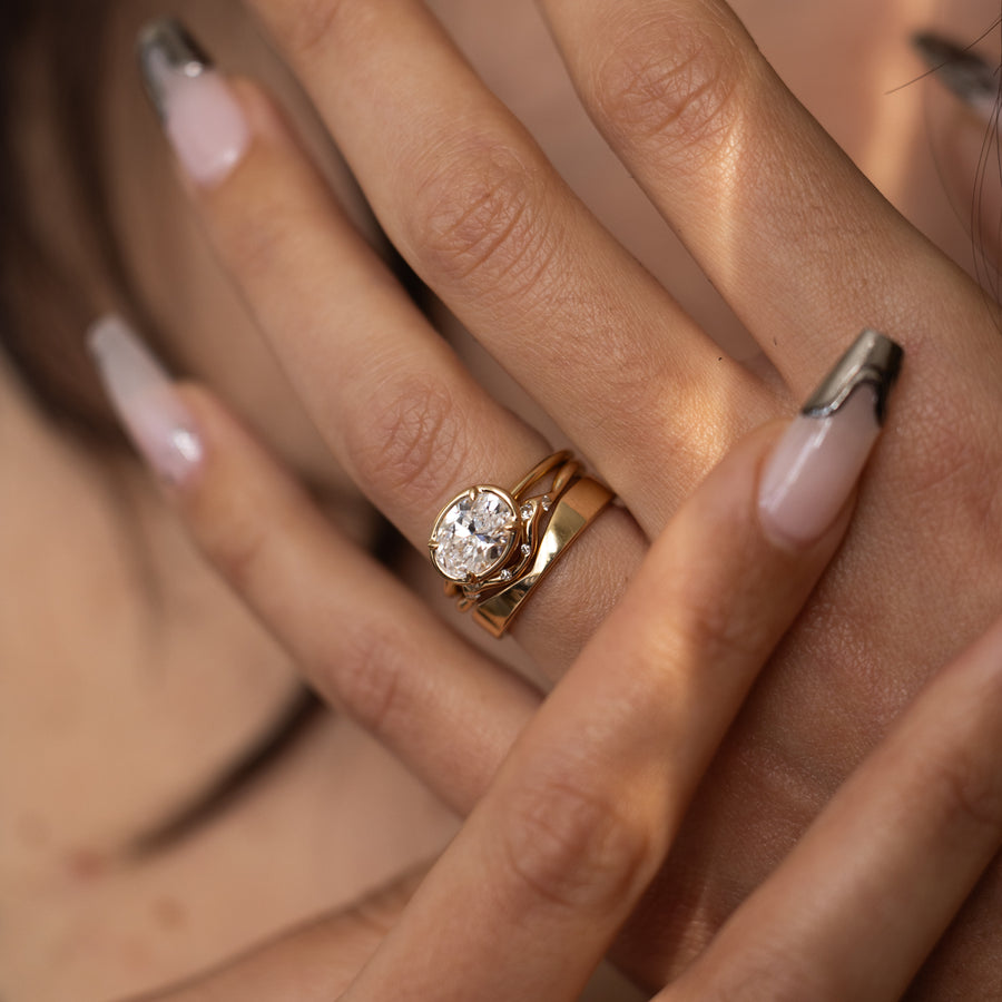 0.12 TCW Round Shape Wavy Wedding Band