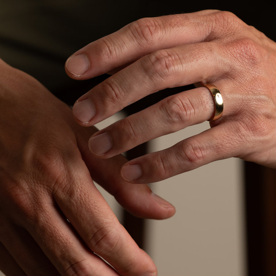 Polished Finish Style Men's Wedding Band.