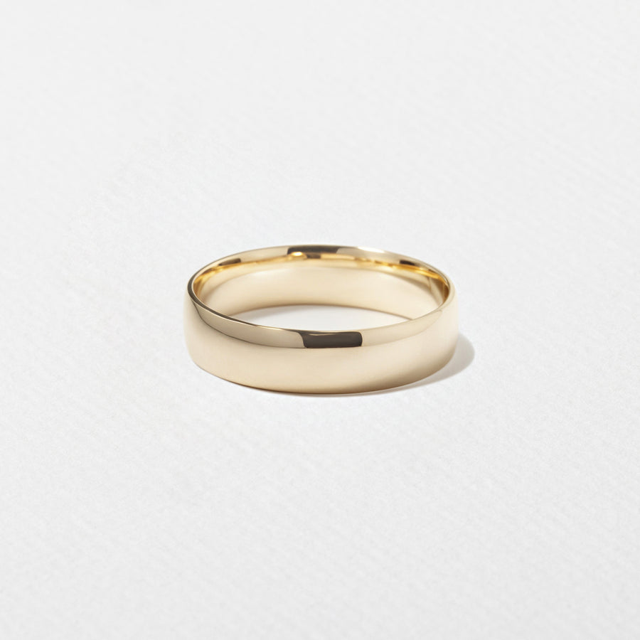 Polished Finish Style Men's Wedding Band.