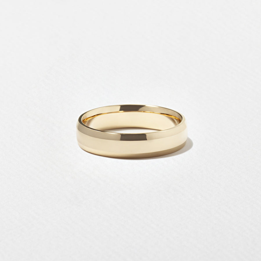 Polished Finish Style Men's Wedding Band.