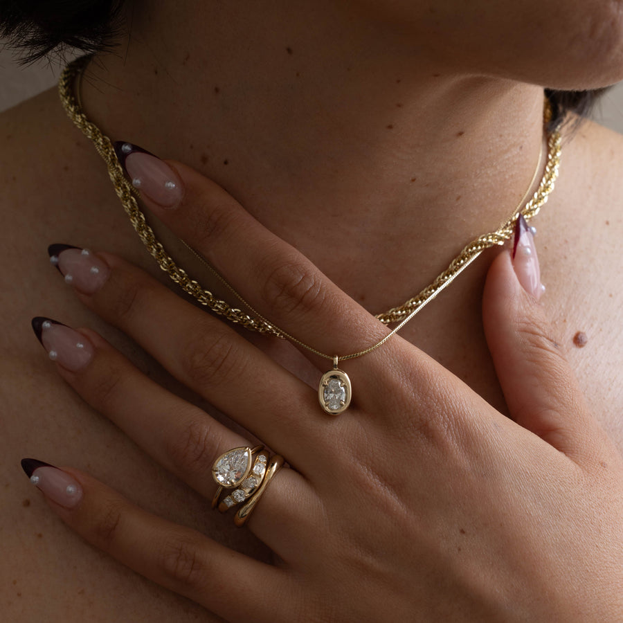 0.40 TCW Round, Emerald & Pear Shape Unique Wedding Band